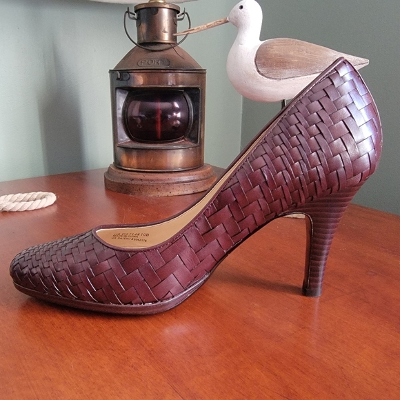 Cole Haan Mahogany Woven Leather 3.5"  Wood Stacked Heels Size 10B - Picture 9 of 16